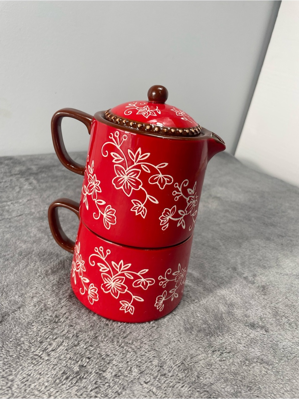 Temp-Tations Tea for One Tea Pot & Cup Red White Floral Stackable Set 2 pieces